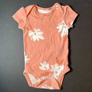 4/$12 💥♻  Carter's Infant Girls Peach Onesie Watercolor Flowers | 3m | 4388
